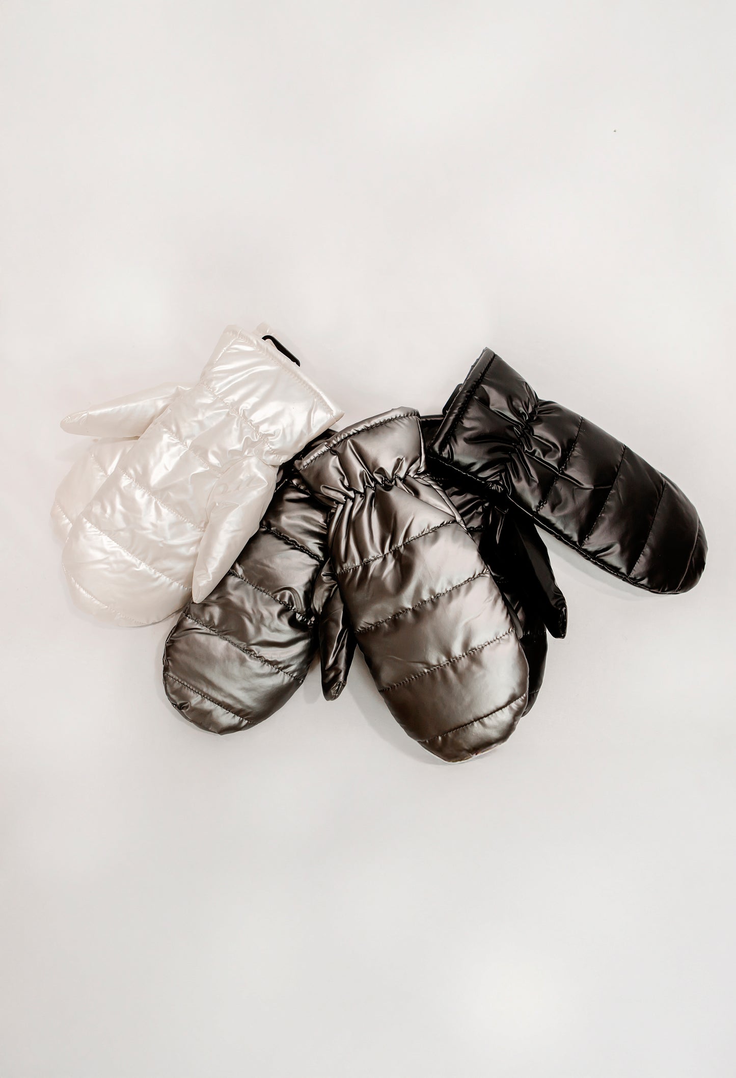 Quilted Mitts - White