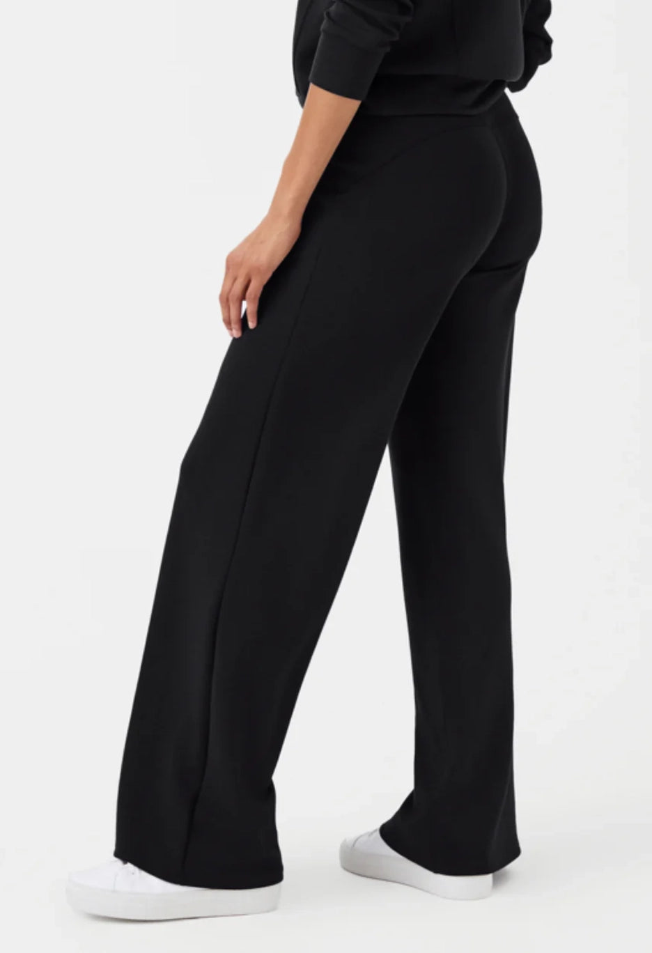 AirEssentials Wide Leg Pant