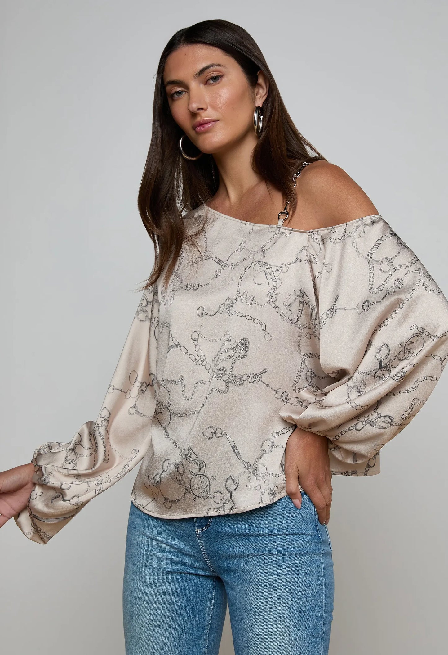 Asami Chain One-Shoulder Blouse