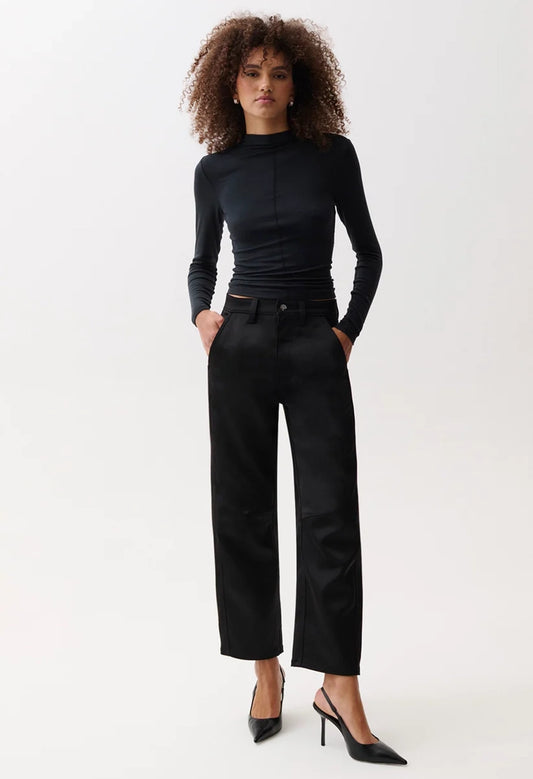 Beau Sateen Seamed Crescent Leg