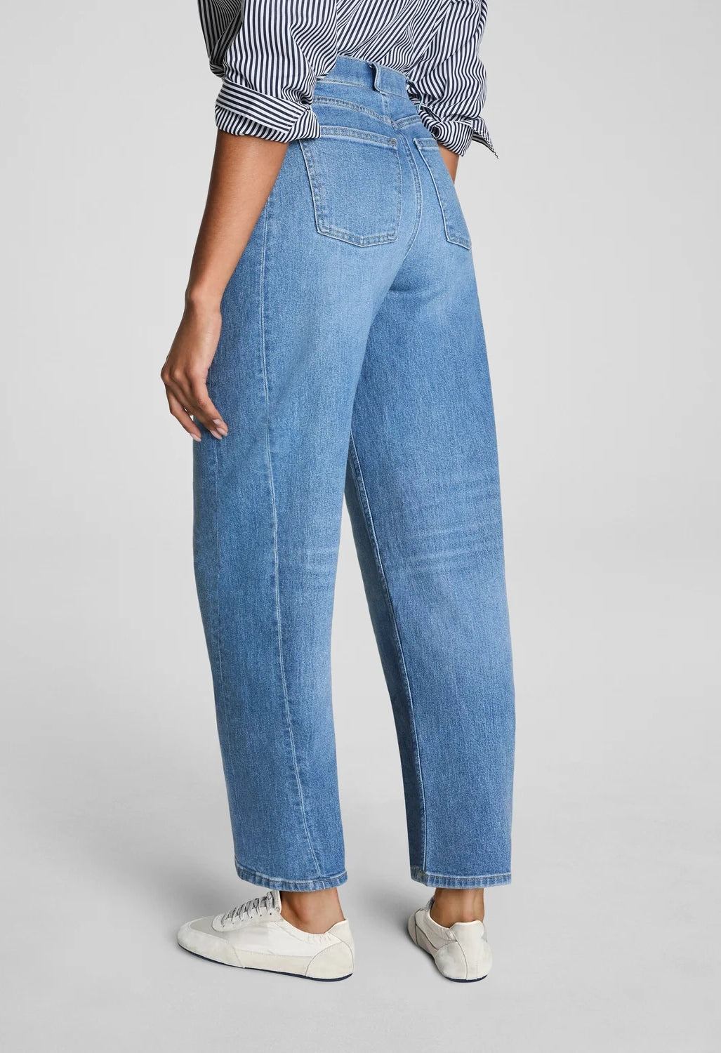 Barrel Leg Jeans