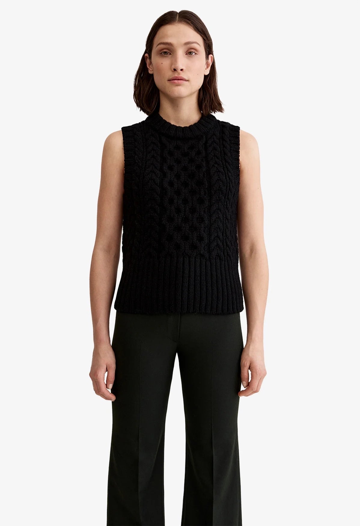 Cable Knit Crewneck Vest