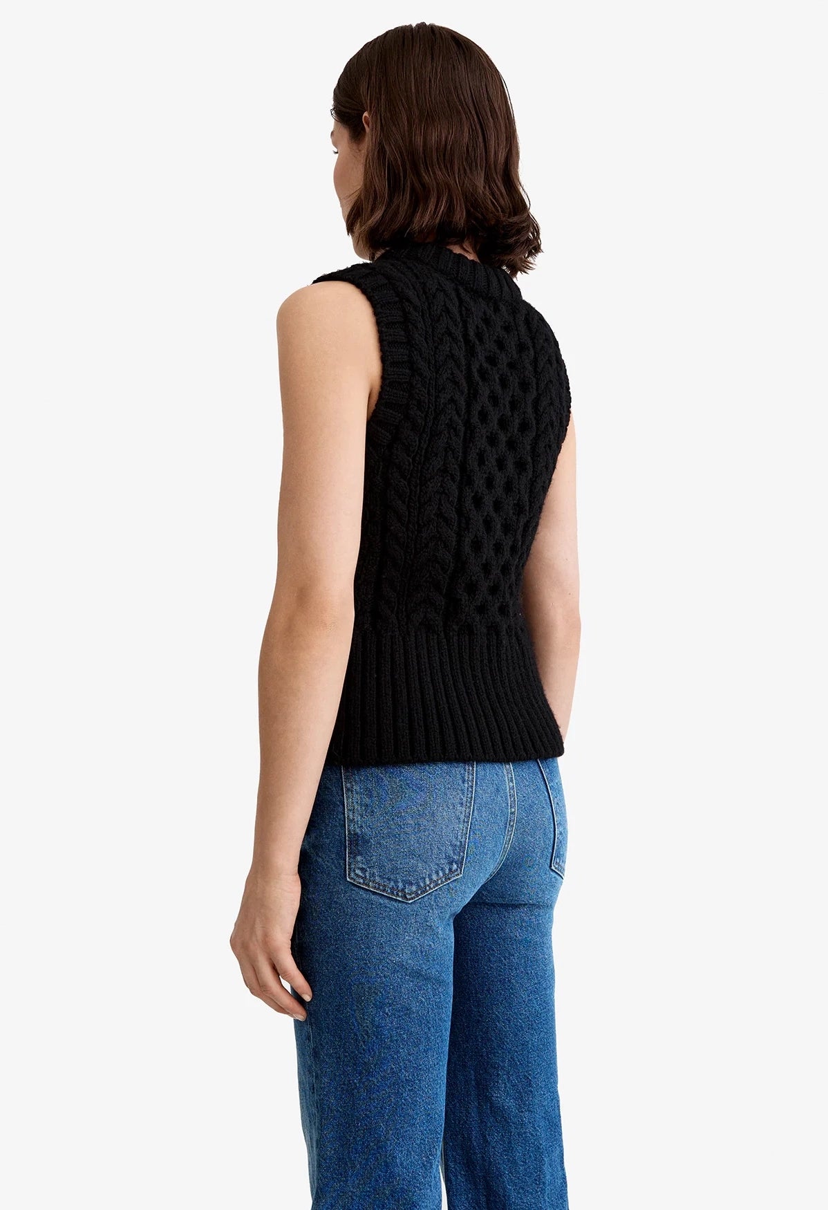Cable Knit Crewneck Vest
