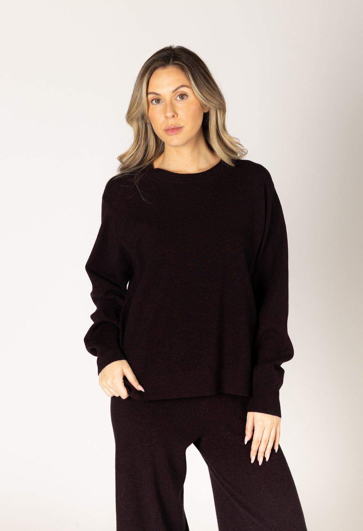 Claret Essentials Crew Pullover