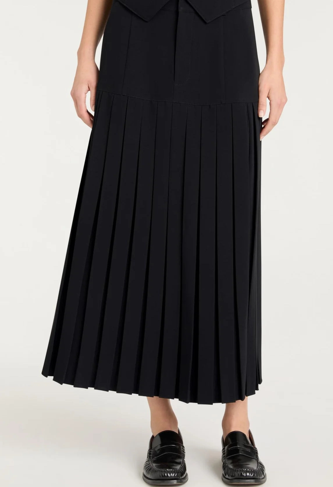 Crepe Bane Skirt