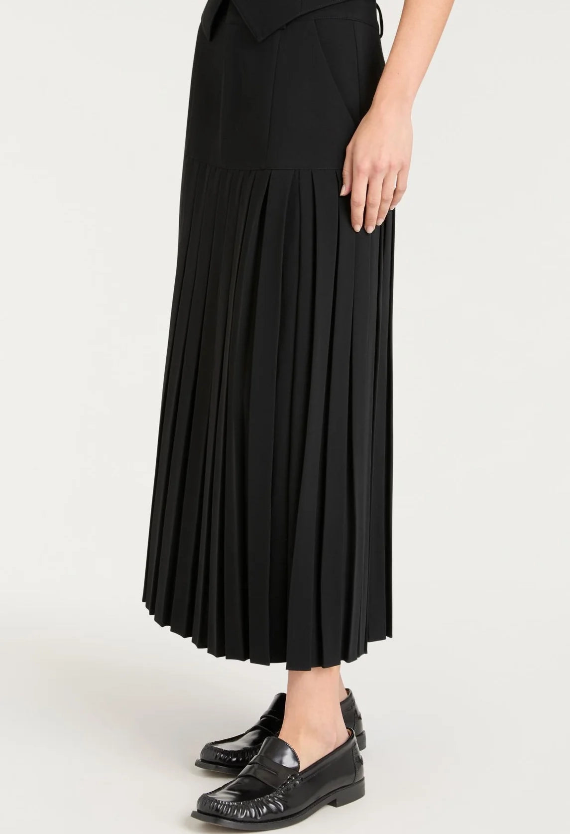 Crepe Bane Skirt