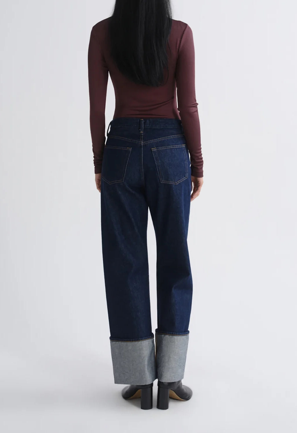 Delphi Slim Tee