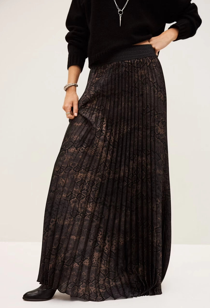 Howie Mid-Length Skirt