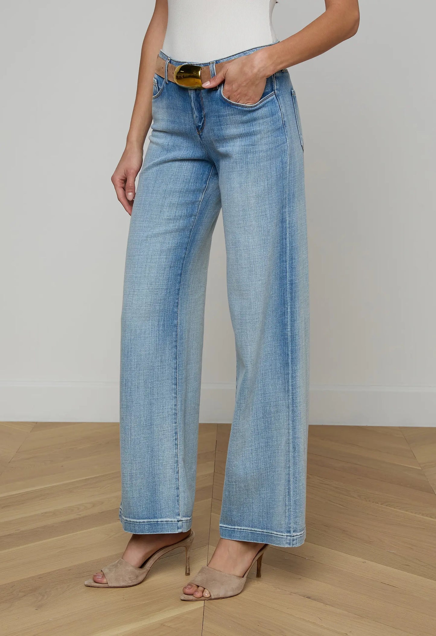 Joanne Low-Rise Wide-Leg Jean