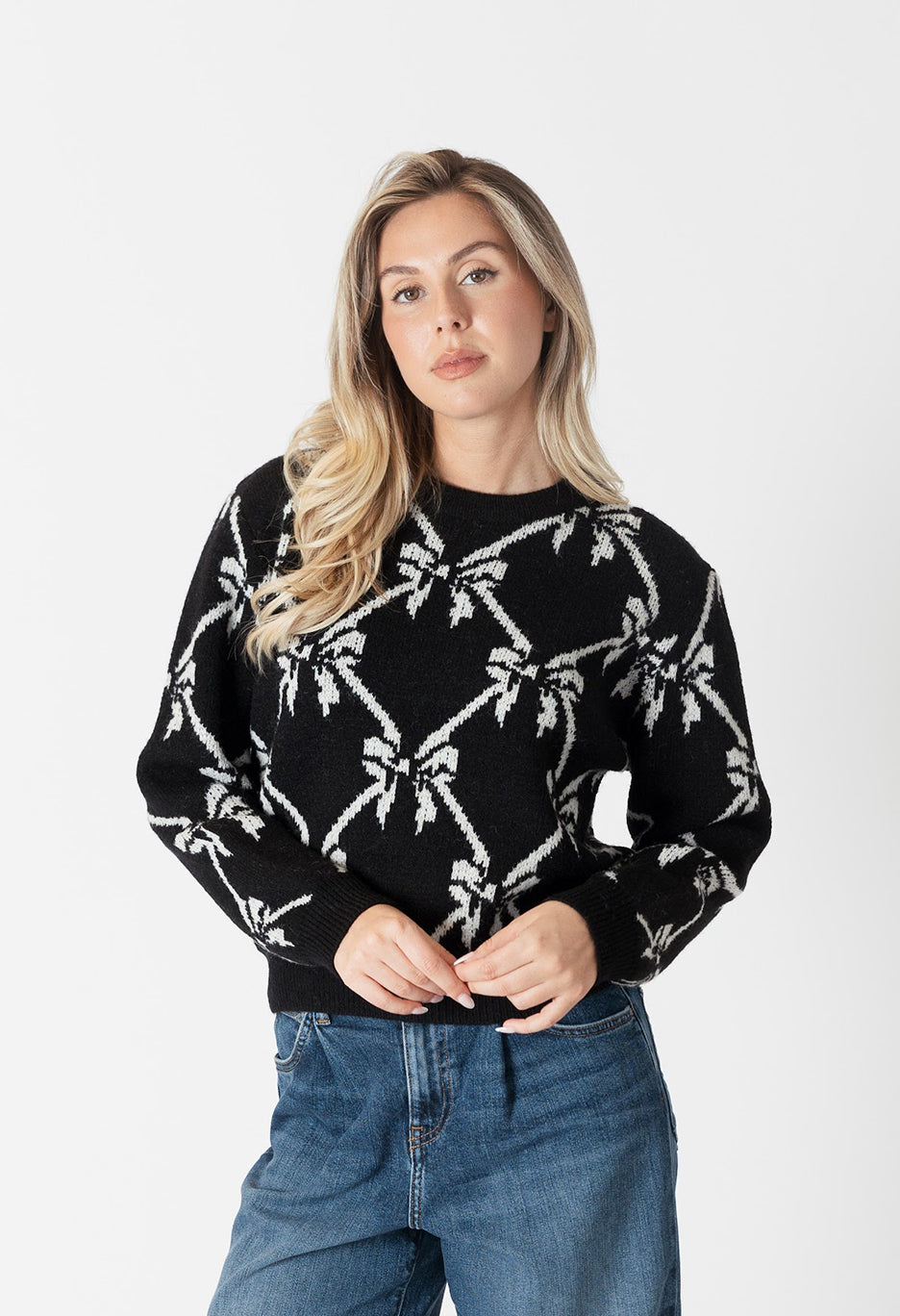 Koda Crewneck with Bow Pattern