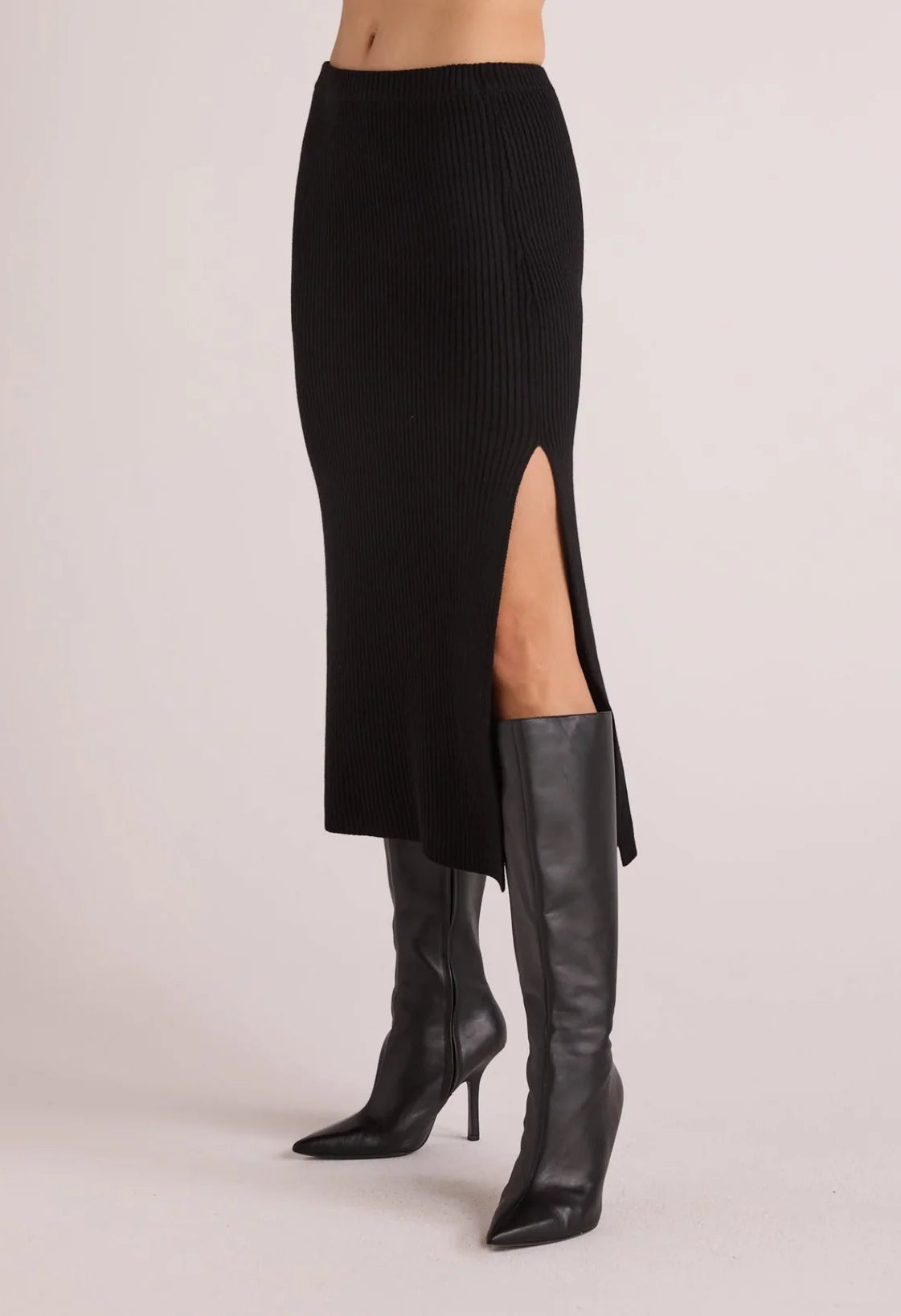 Clean Waist Skirt with Side Slit