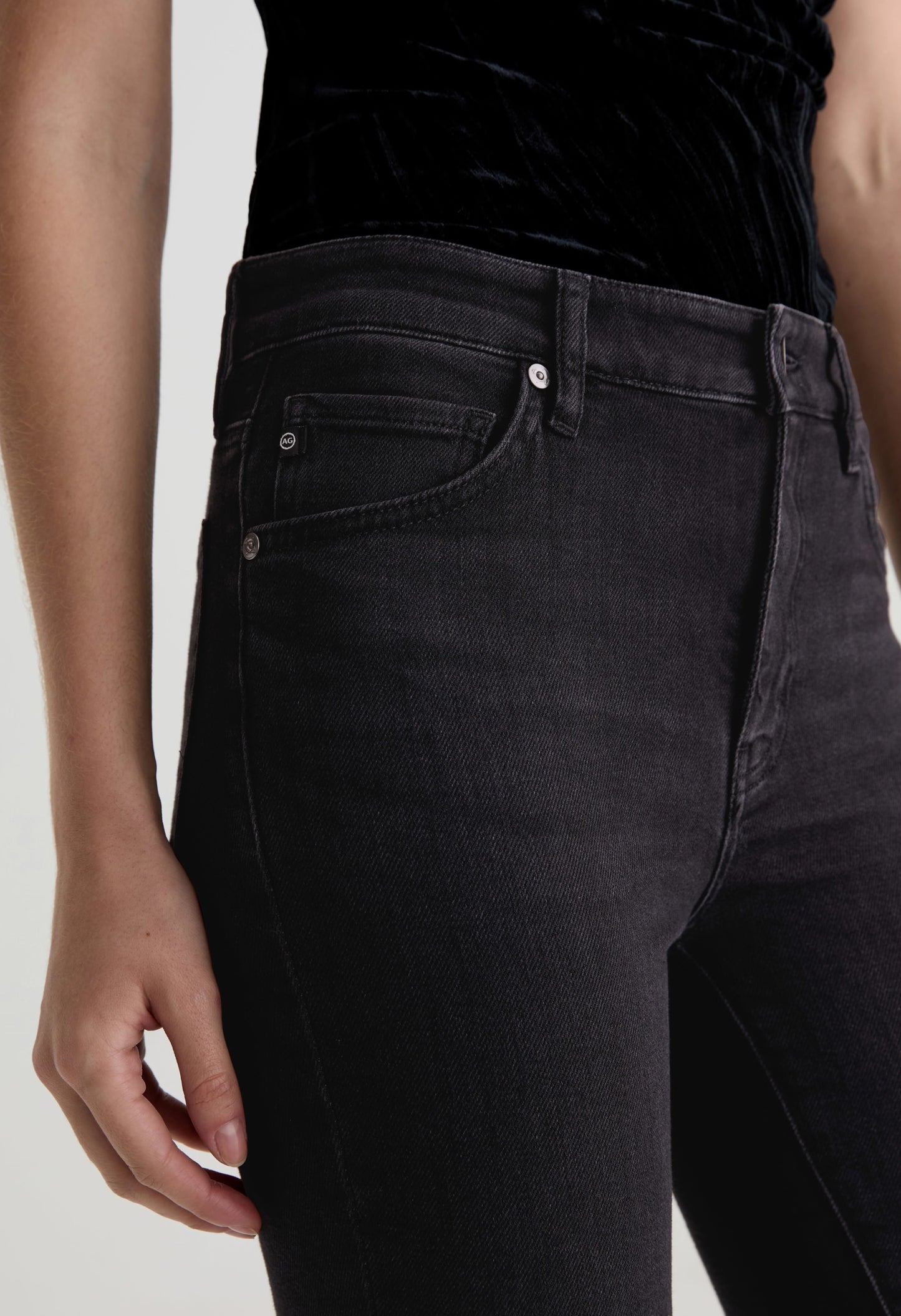 Mari Mid-Rise Slim Straight