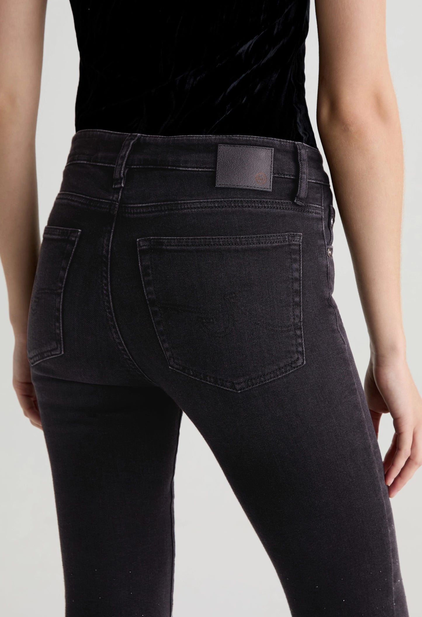 Mari Mid-Rise Slim Straight