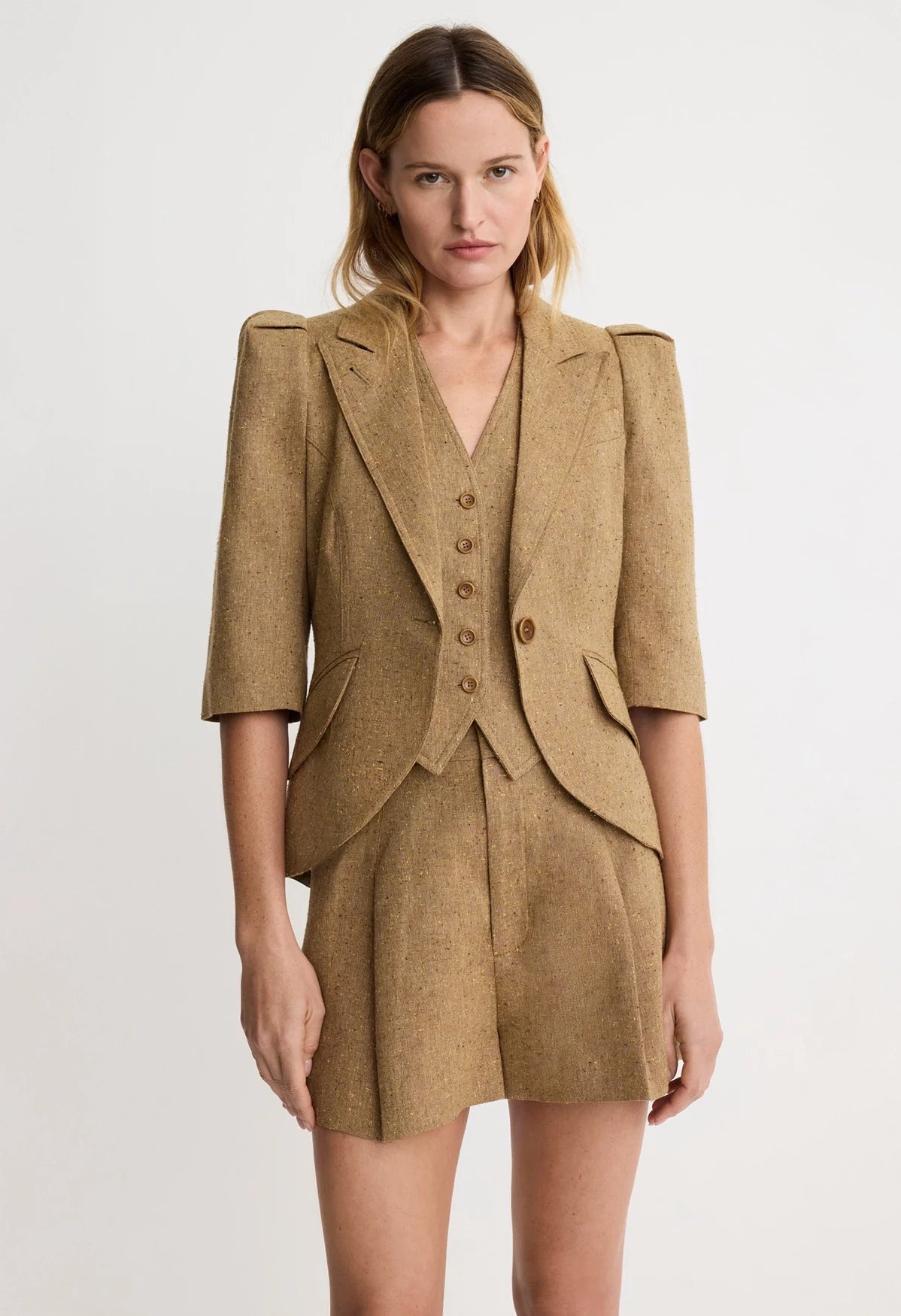 Mid Rise Pleated Short