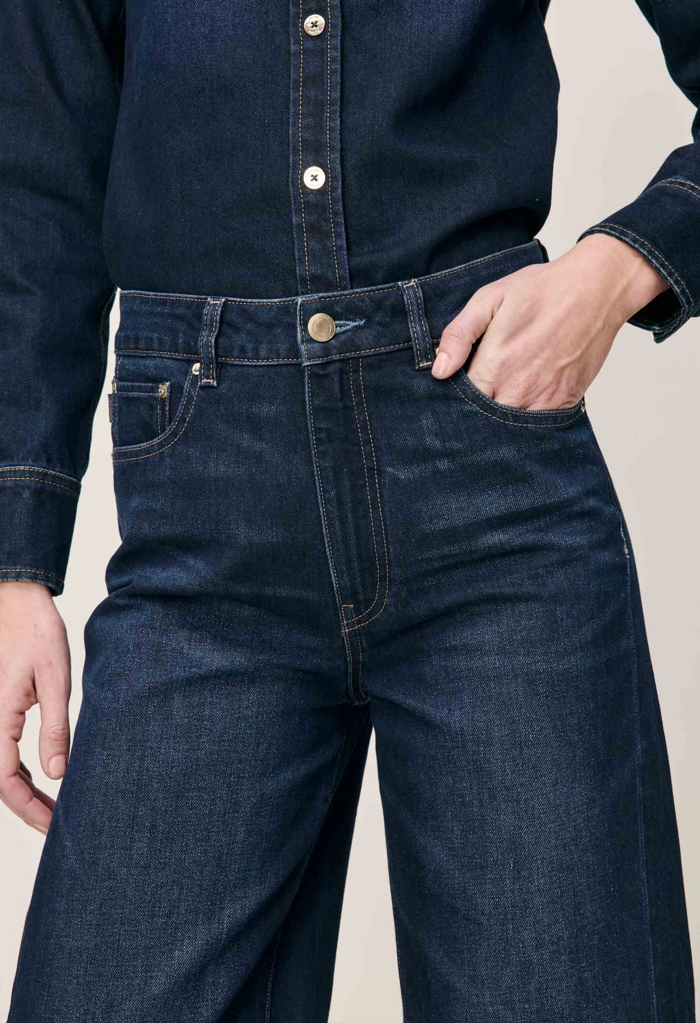 Miro Rigid Barrel Jeans