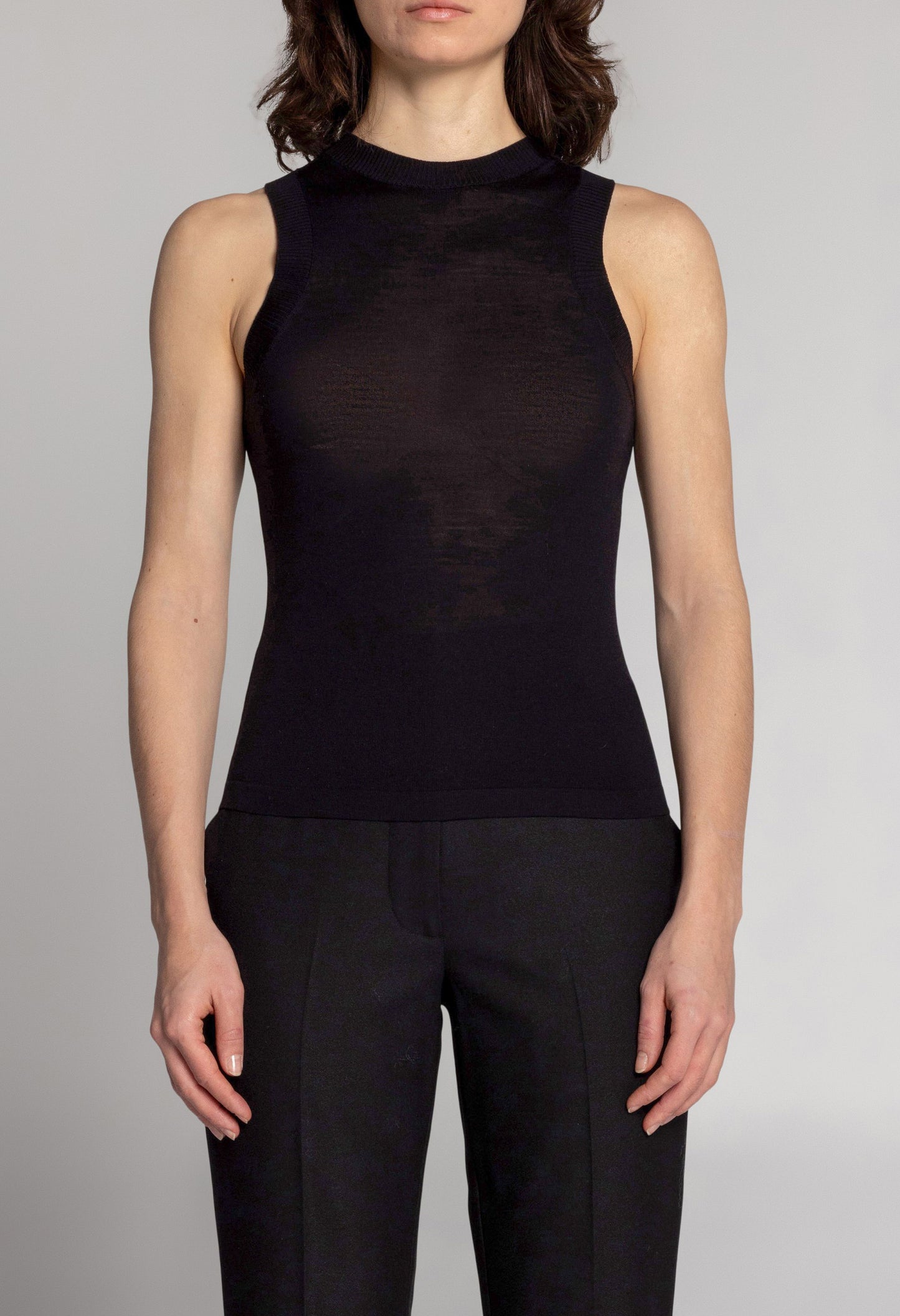 Gela Sleeveless Crew