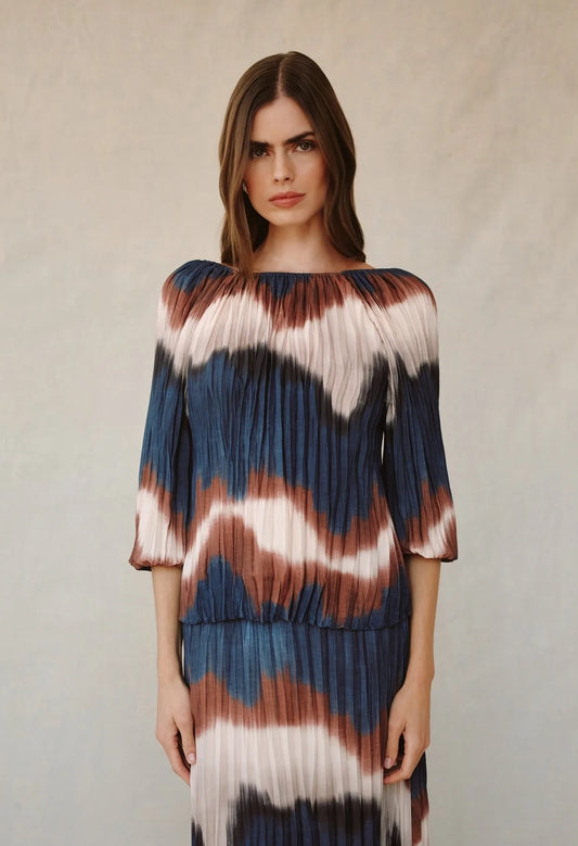 Pleated 3/4 Bubble Sleeve Blouse