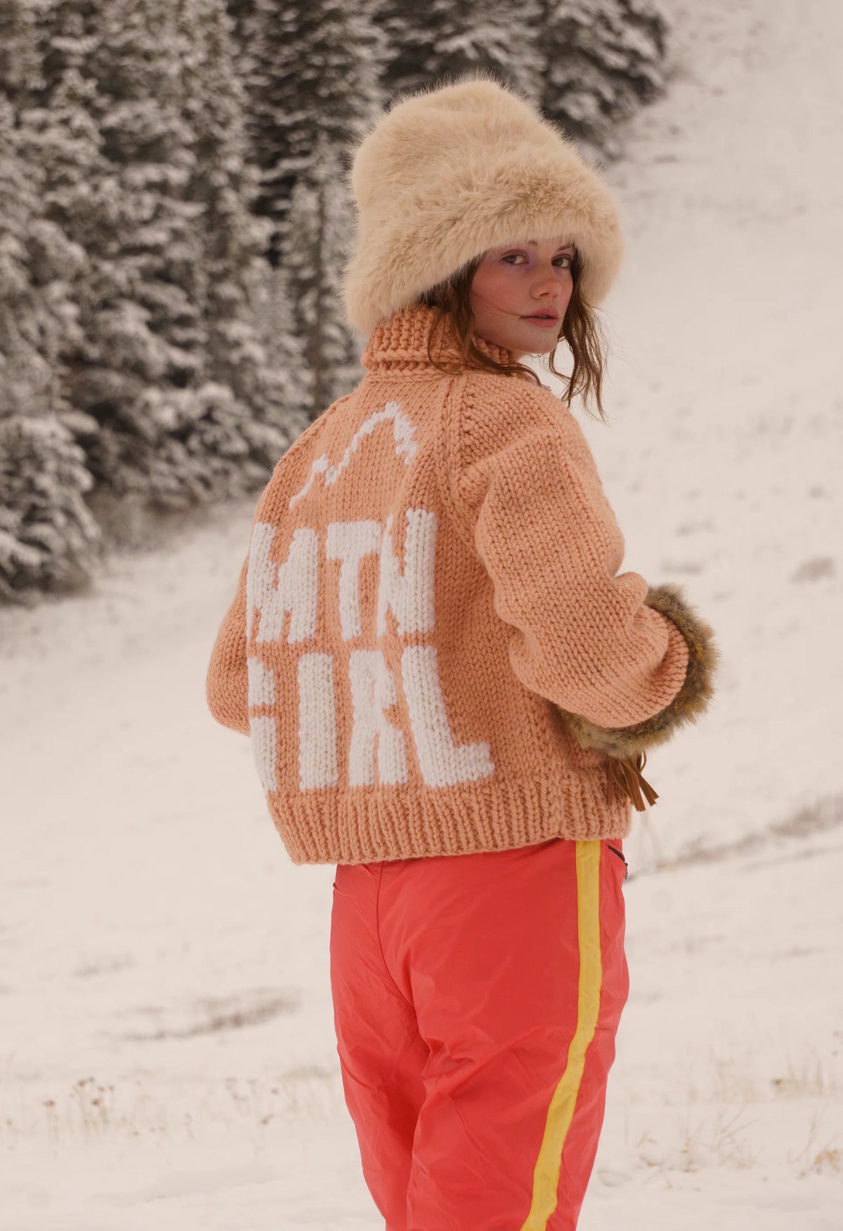 Short Mountain Girl Cardi