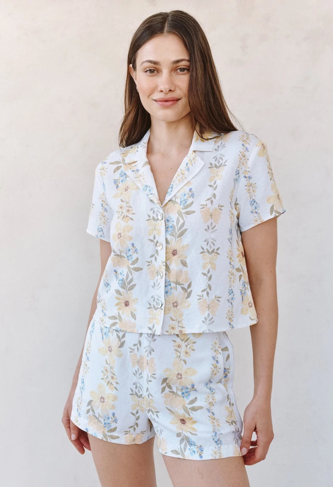 Short Sleeve Knotch Collar Shirt