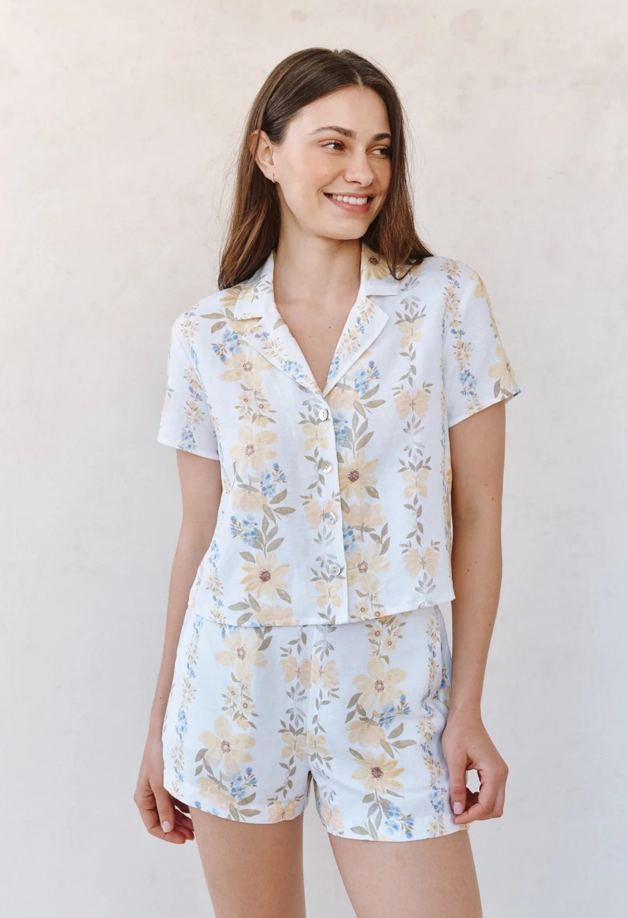 Short Sleeve Knotch Collar Shirt