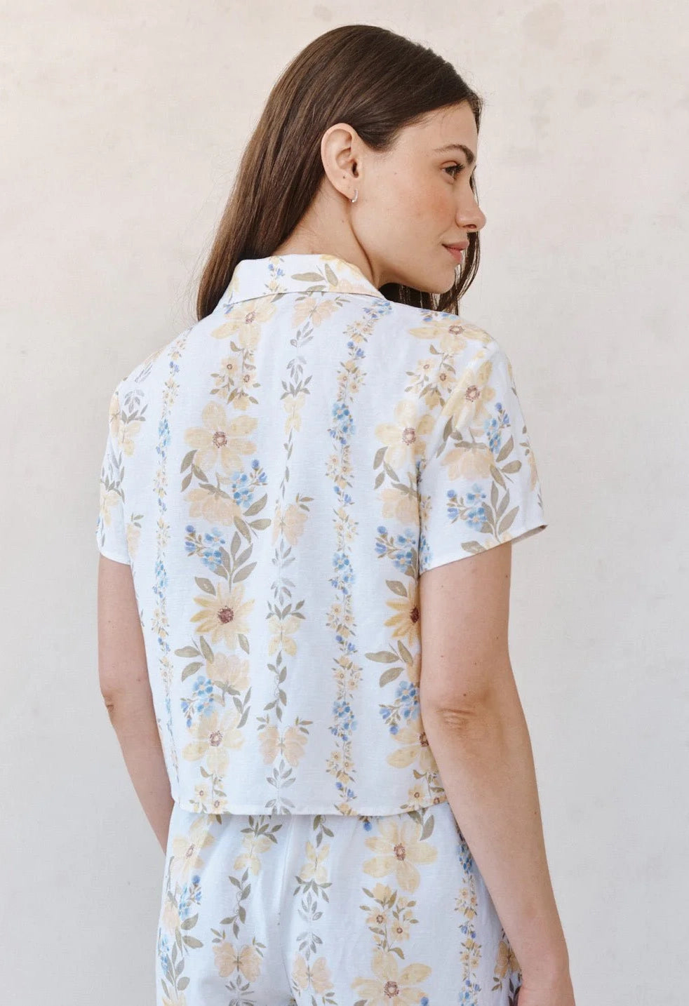 Short Sleeve Knotch Collar Shirt