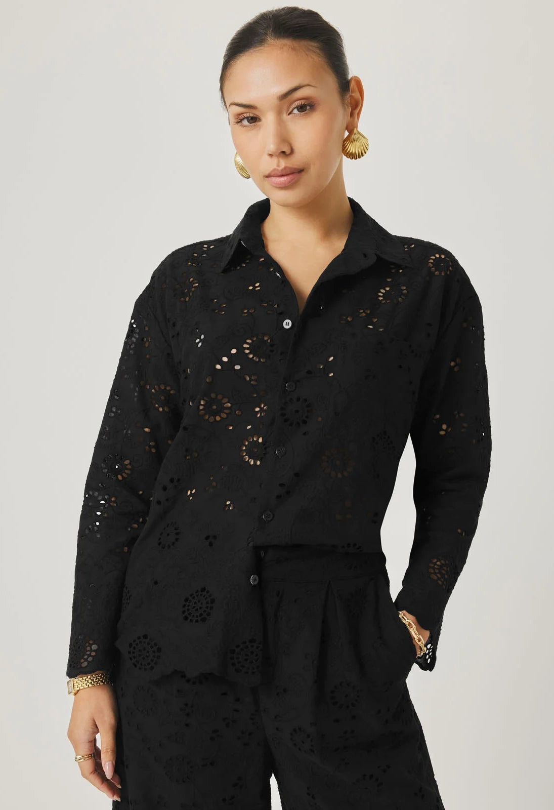 Splendid x @Cellajaneblog Eyelet Button Down