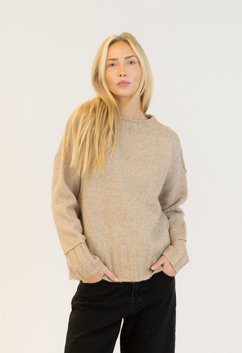 Tanya Crewneck Pullover