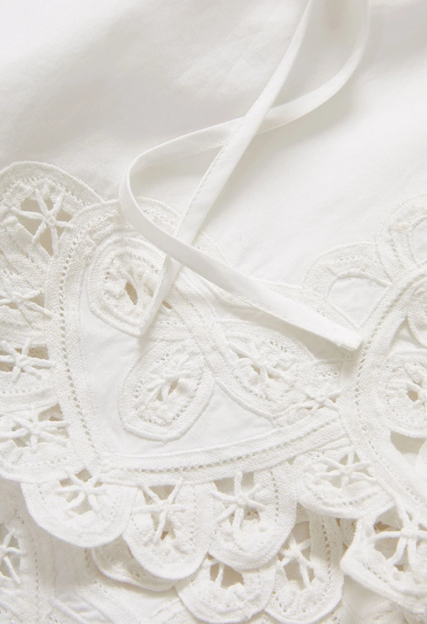 Vilvaldi Short With Embroidery