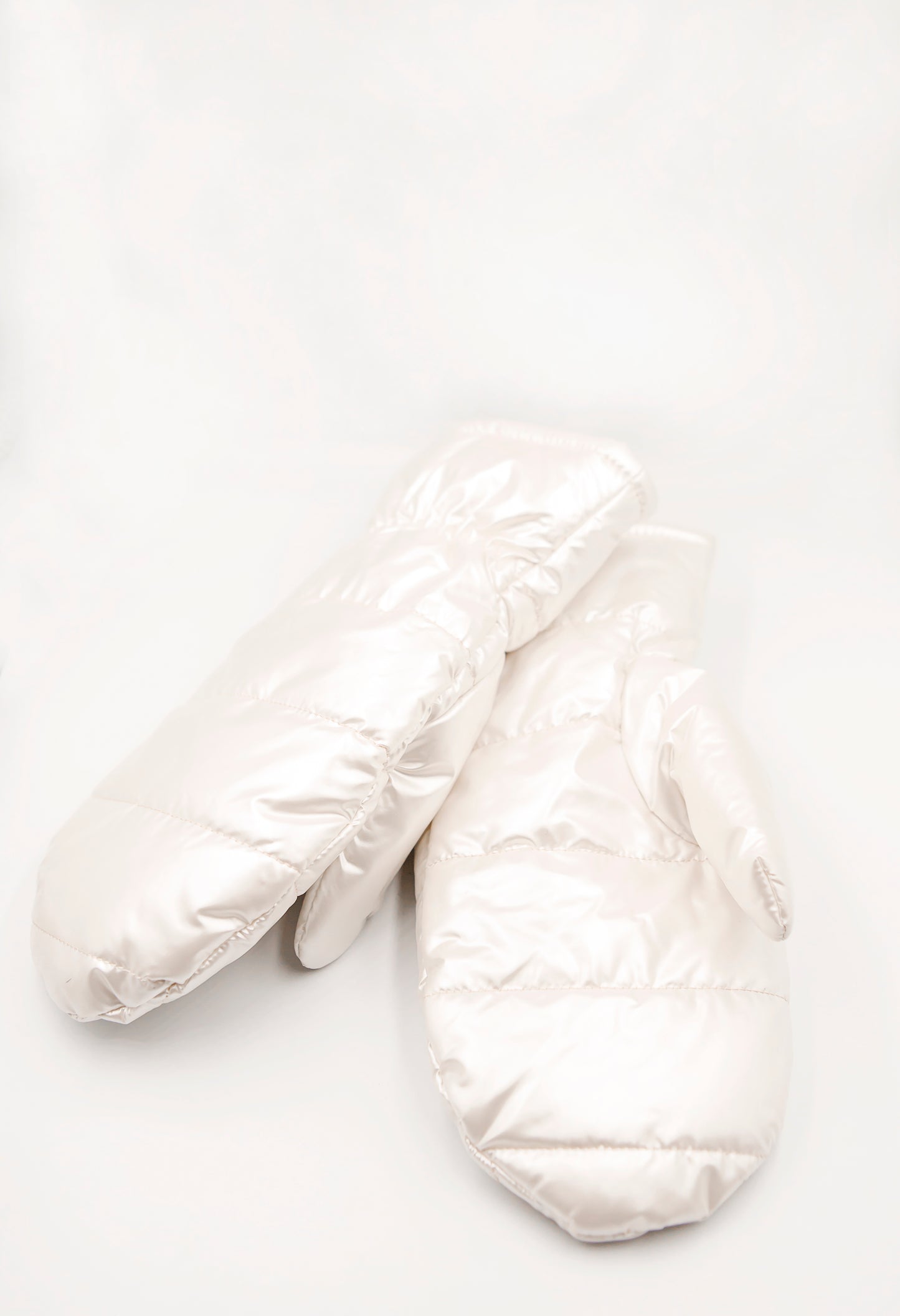 Quilted Mitts - White