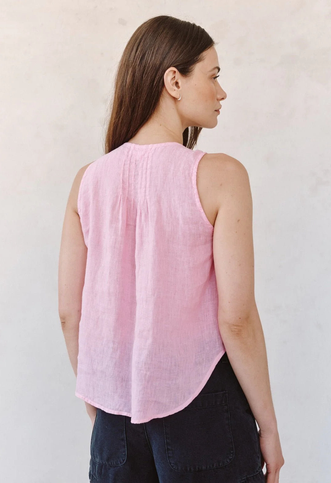 Sleeveless Pintuck V Neck Top