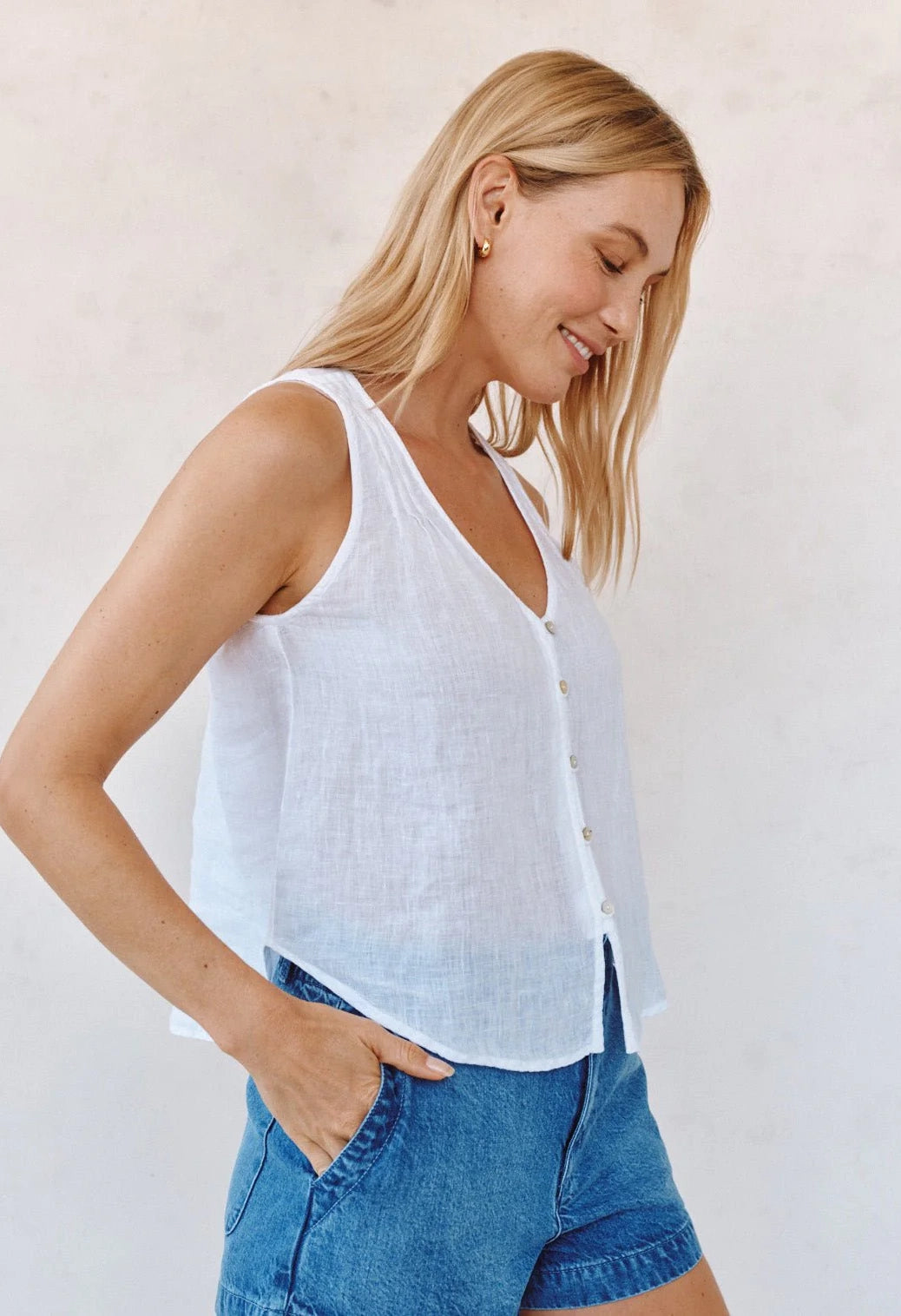 Sleeveless Pintuck V Neck Top